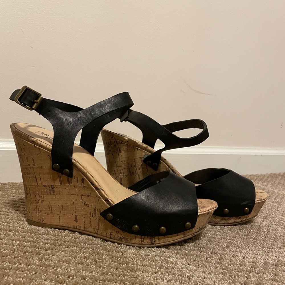 Arizona Wedge Heels